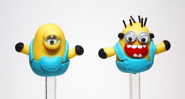 Colherzinhas minions em biscuit.